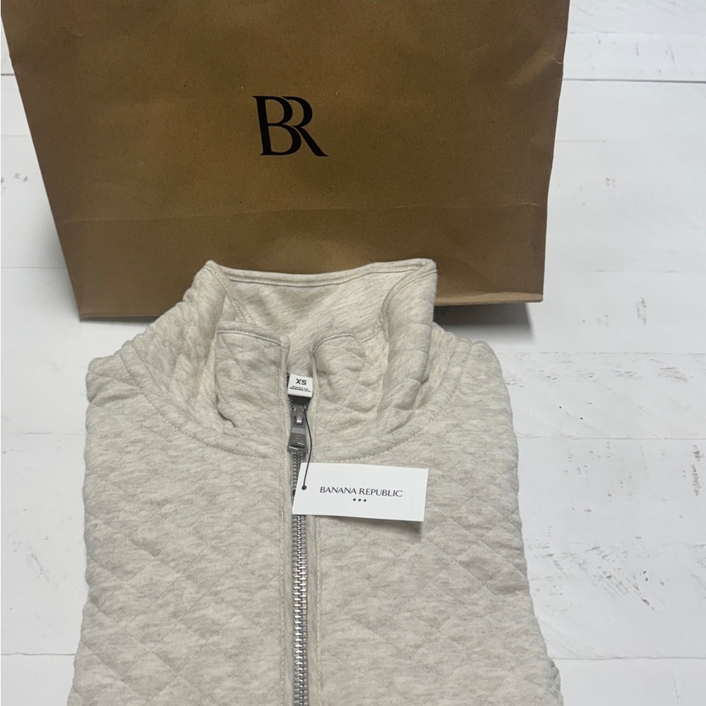 NEW - Banana Republic Quilted Half Zip-Up Pullover - Light Oatmeal
